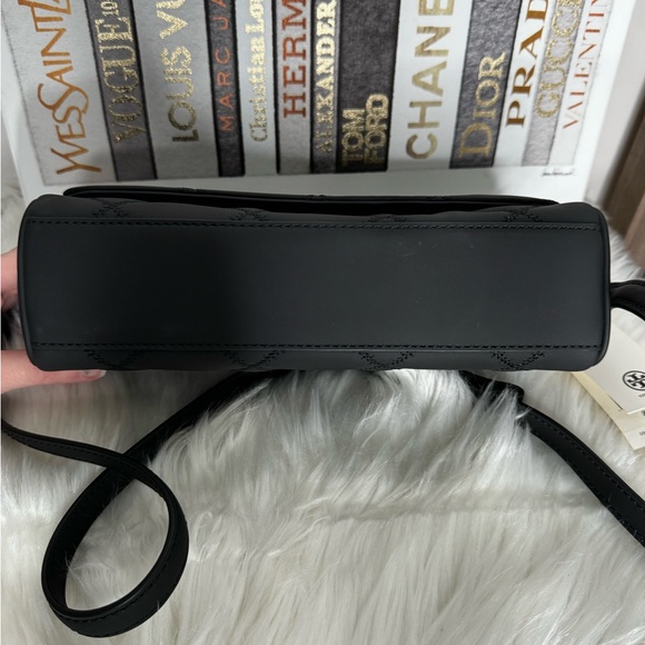 NWT Tory Burch Willa Matte Black Flap Shoulder Bag - Picture 9 of 10